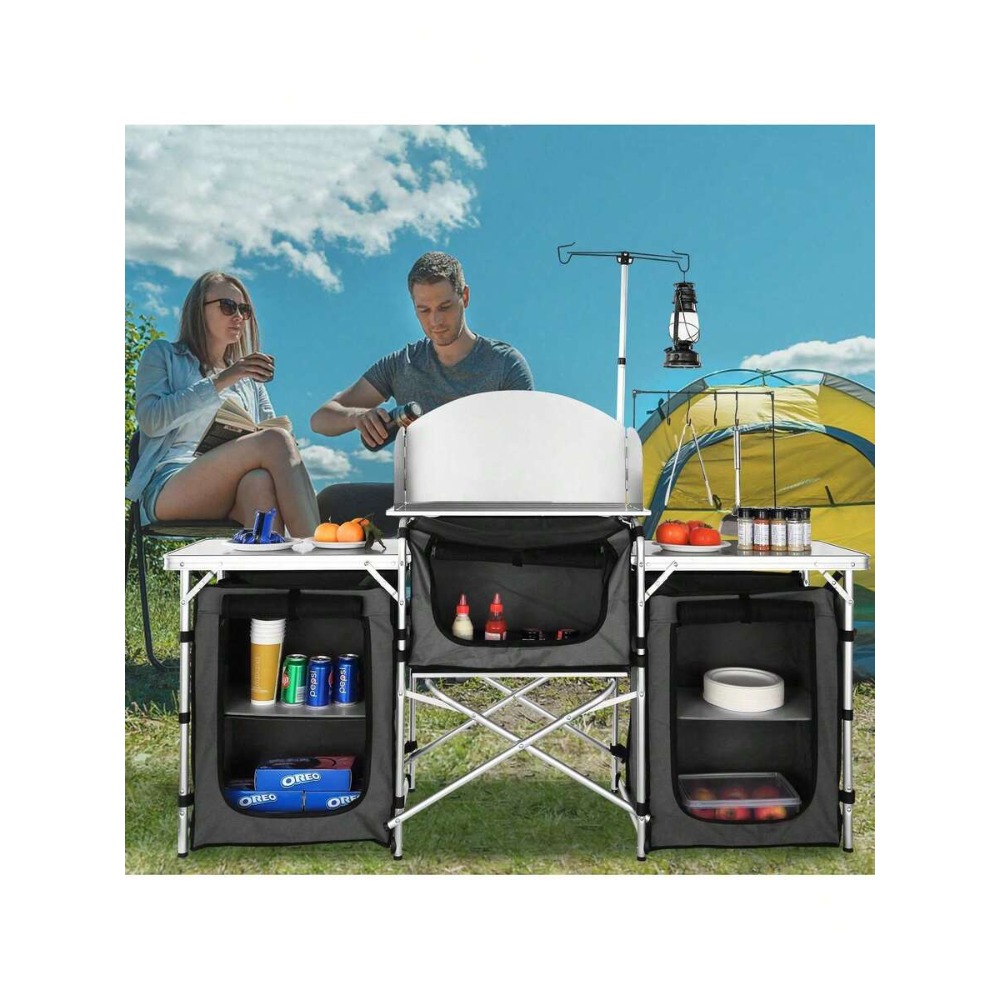 Camping Cooking Must Haves - 折りたたみ式キャンプキッチンテーブル、3つの収納棚と取り外し可能な防風スクリーン付き、頑丈なアルミ製アウトドア調理台、収納用キャリーバッグ付きで素早く設置可能、ポータブルピクニックBBQグリル準備台、RV旅行の必需品、ブラック